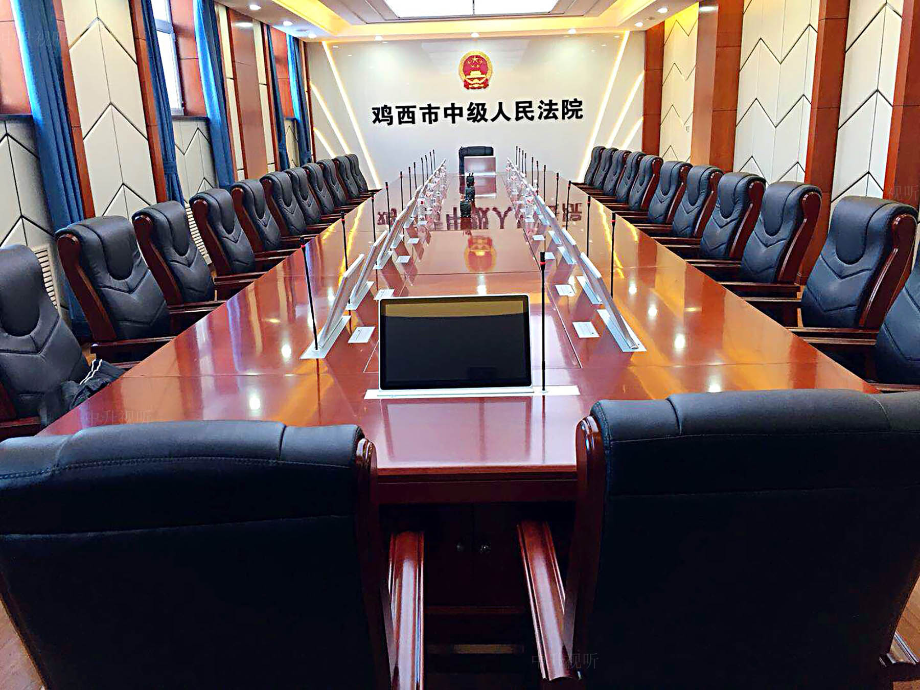 西鸡市人民法院